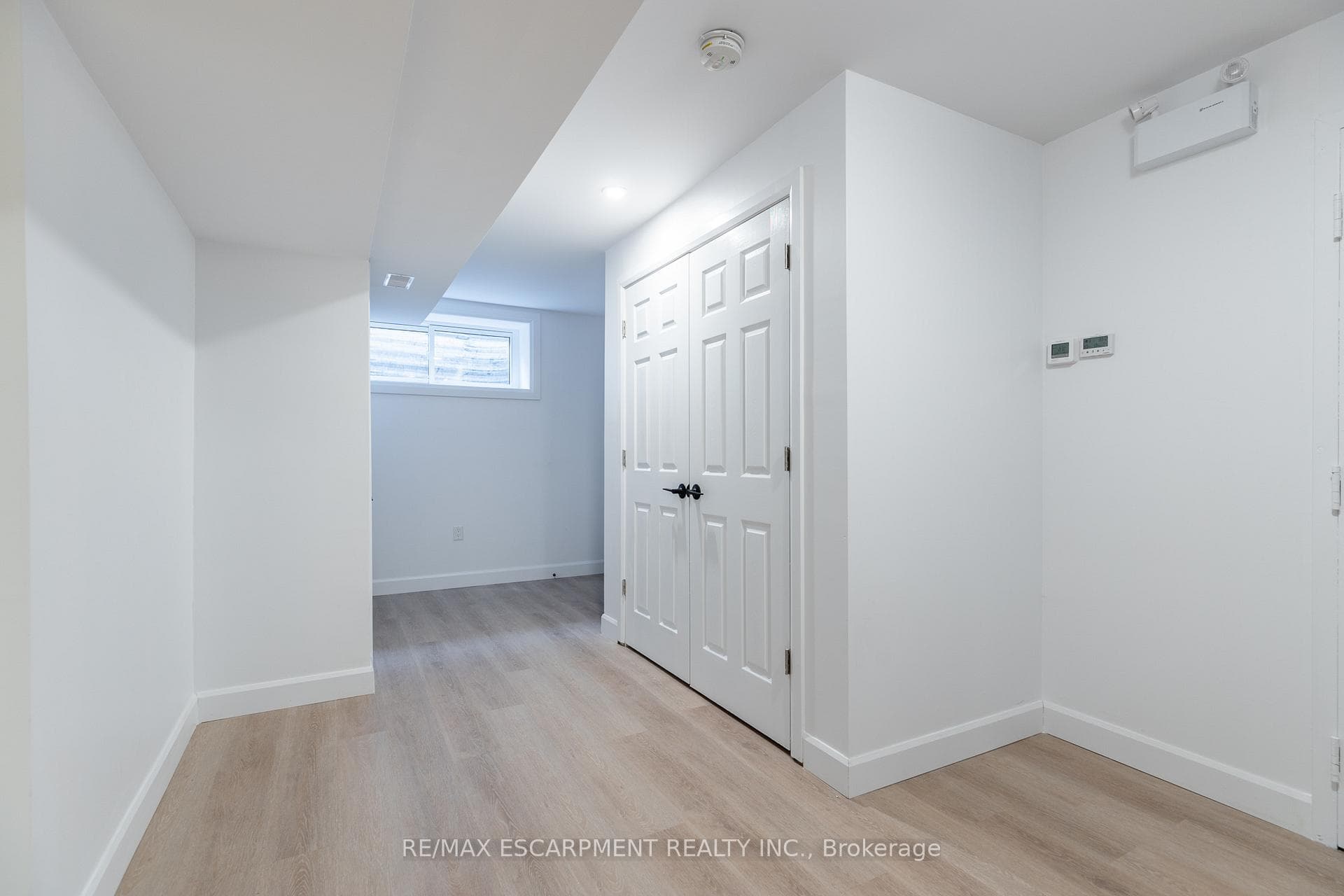 295 Dundas Street Unit LOWER photo 7