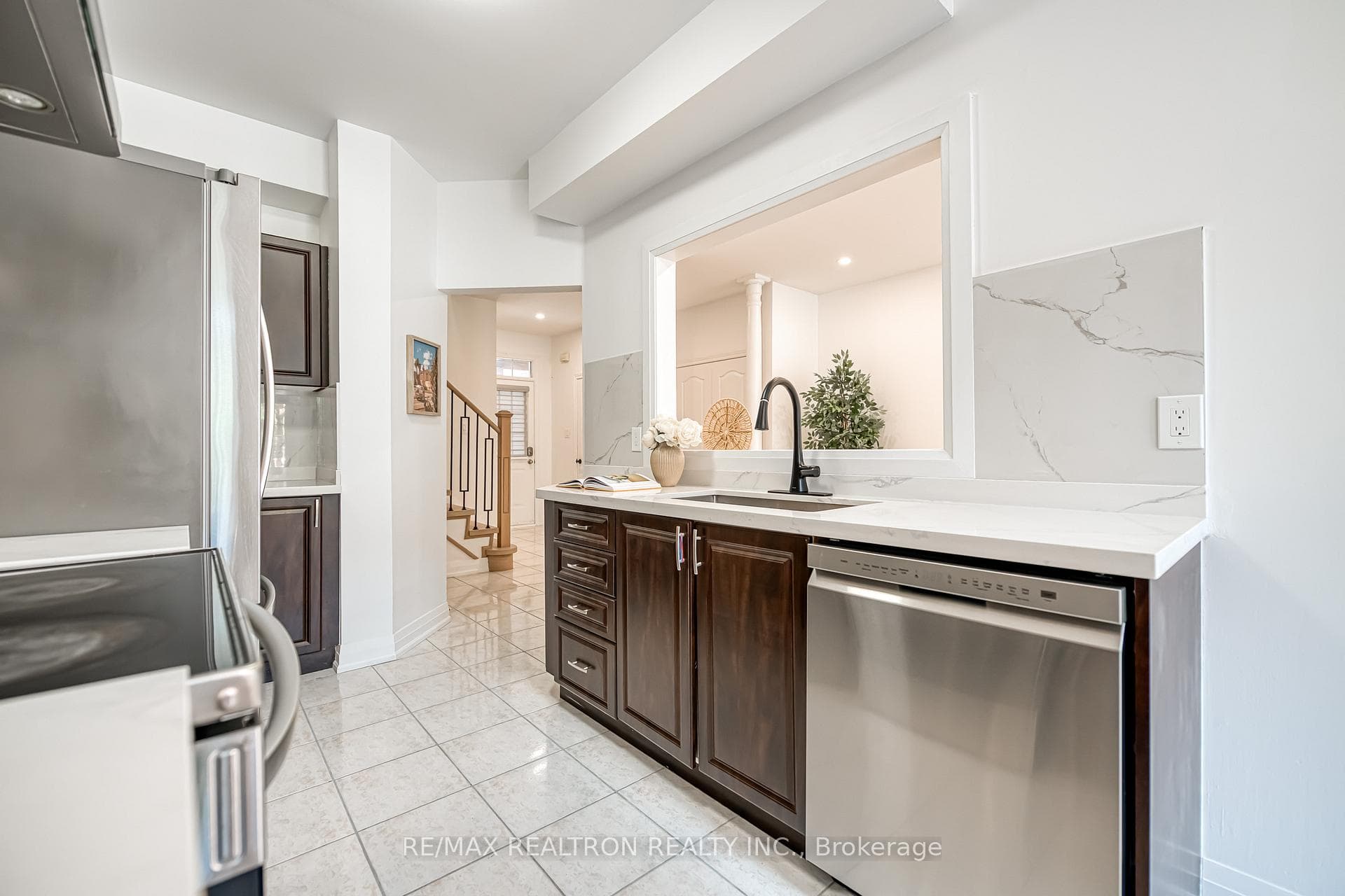 45 Copperstone Crescent photo 24