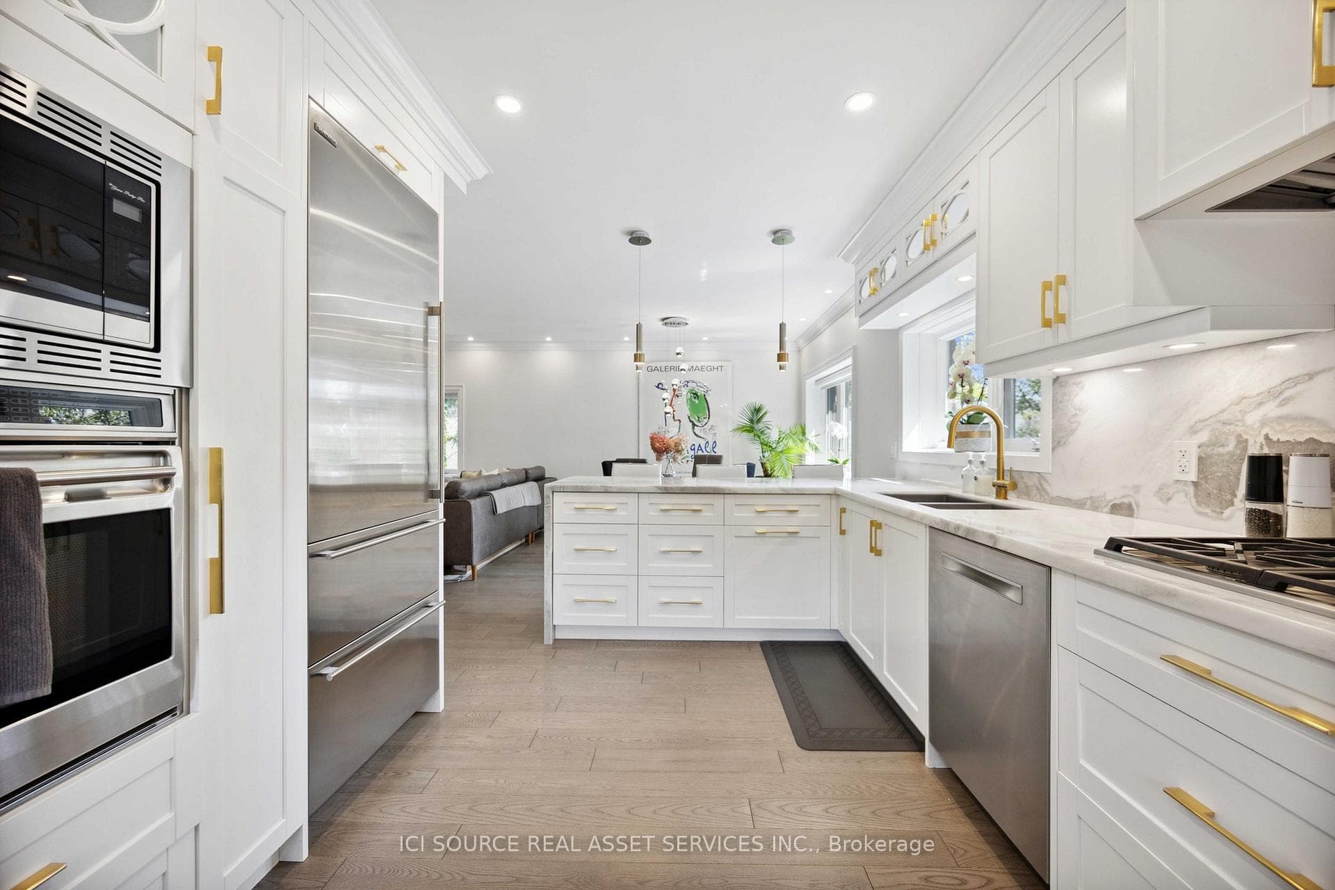27 Glen Elm Avenue photo 5
