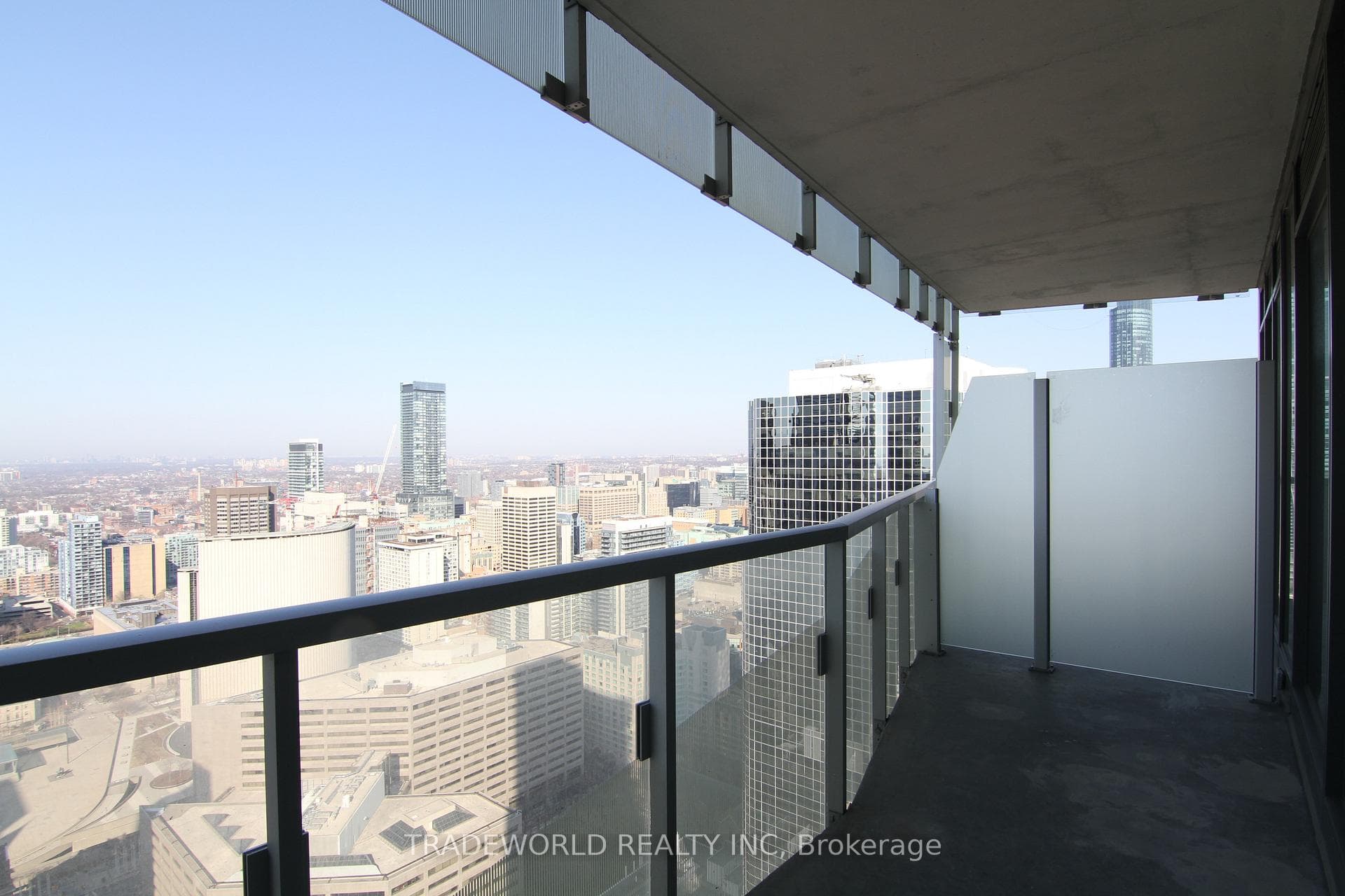 197 Yonge Street Unit 4111 photo 17