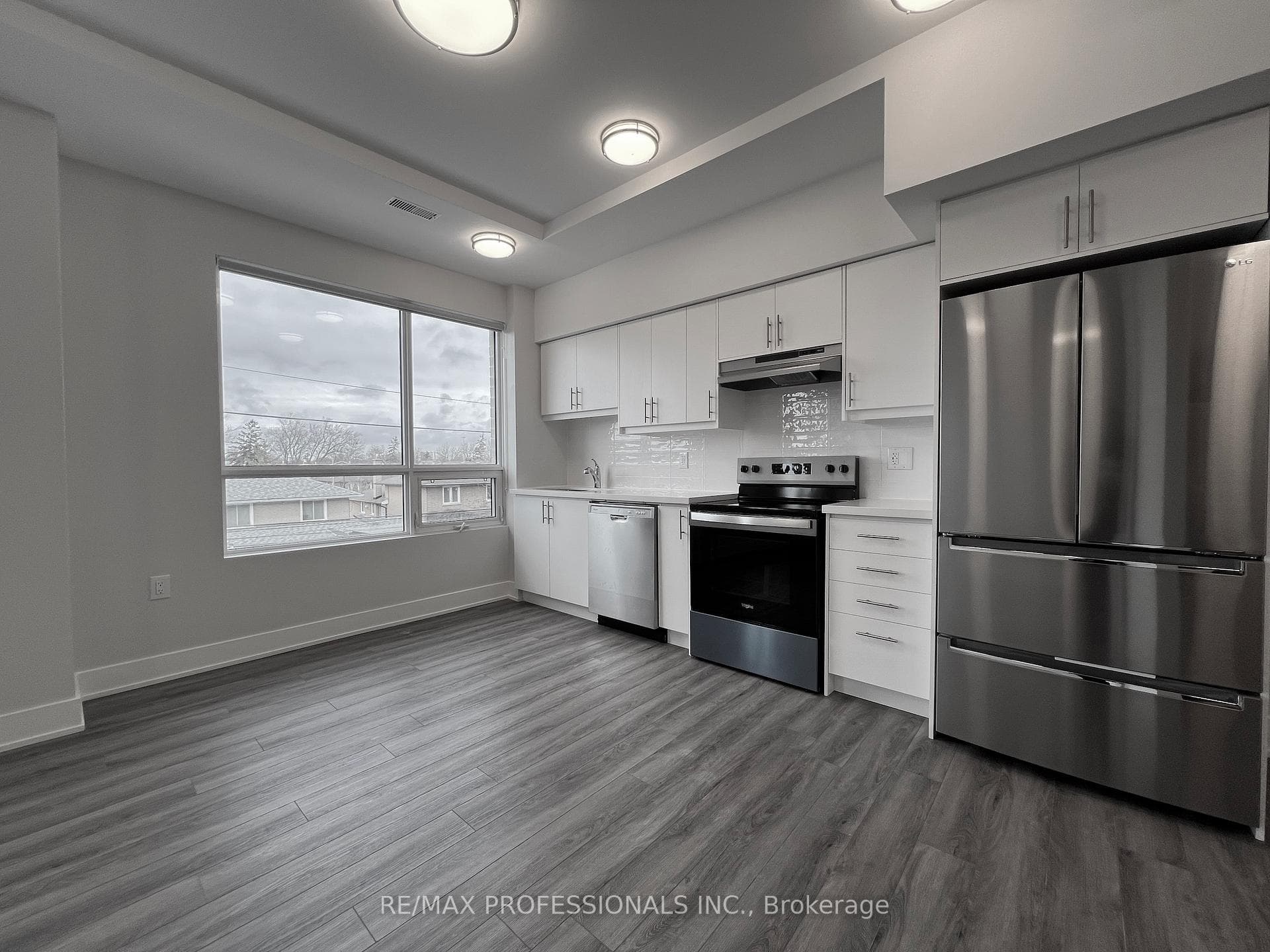 62 Dixfield Drive Unit 116 photo 6