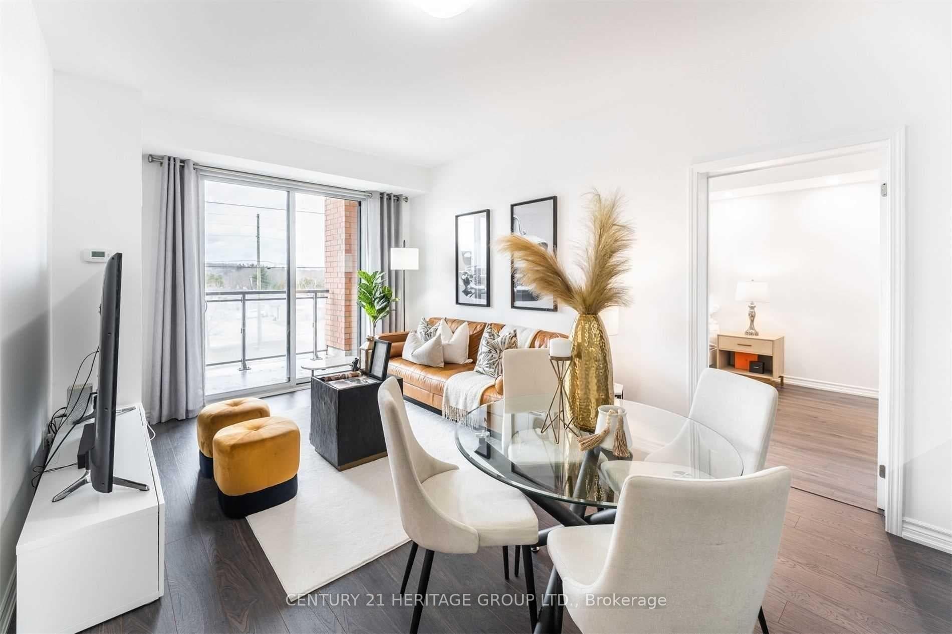 11611 Yonge Street Unit 319 photo 2