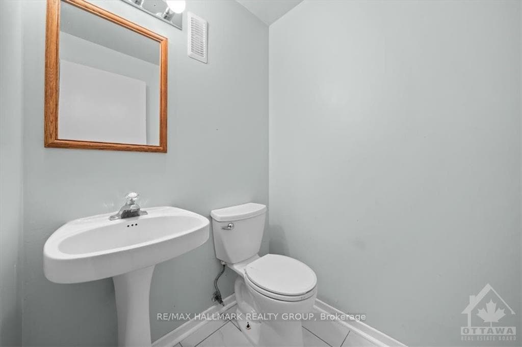 23 MCCLINTOCK Way photo 17