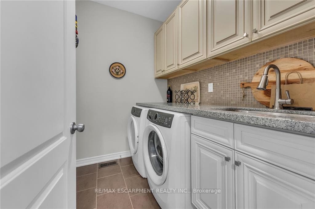 4 Toulon Avenue photo 20