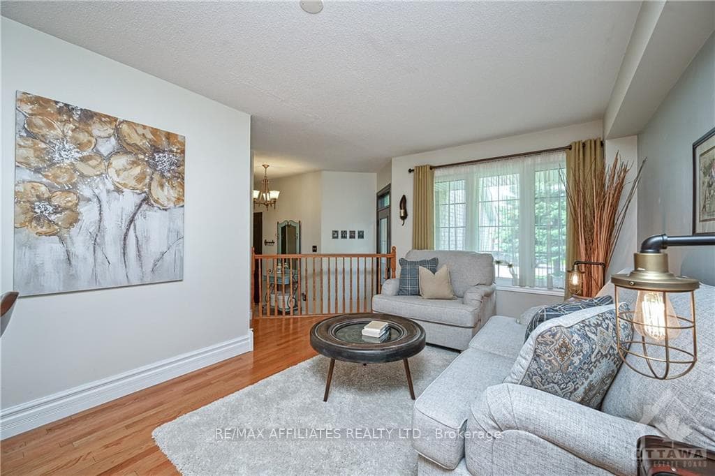 1597 DUPLANTE Avenue photo 4