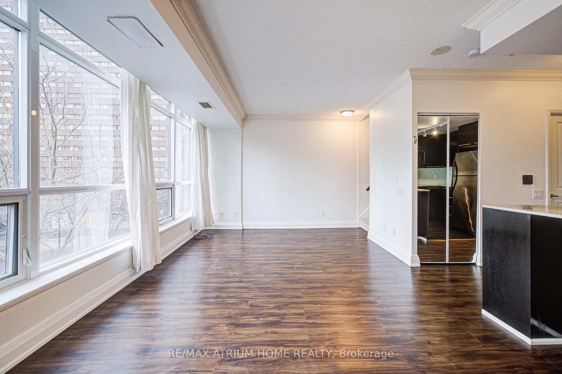 23 Carlton Street Unit 310 photo 12