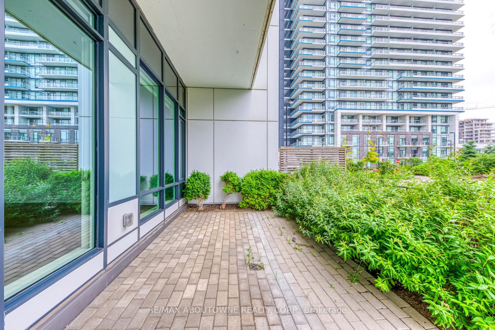 2560 Eglinton Avenue Unit Th101 photo 38