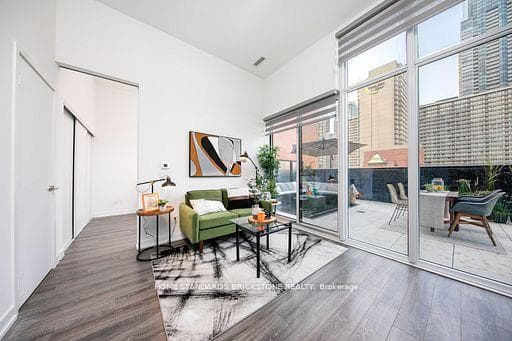 20 Edward Street Unit 401 photo 4