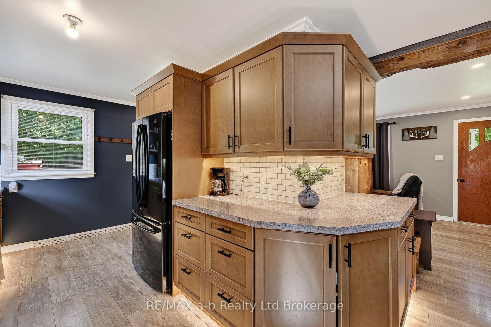 584112 BEACHVILLE Road photo 17