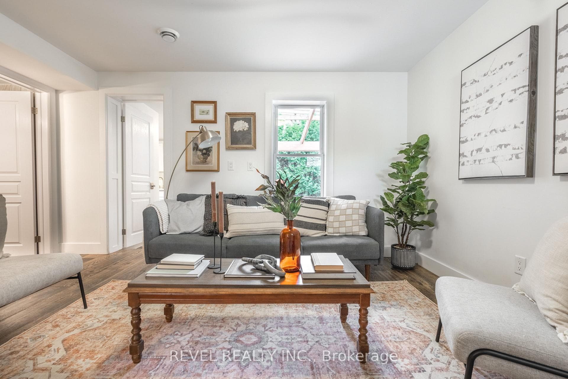 646 Bowan Street photo 15