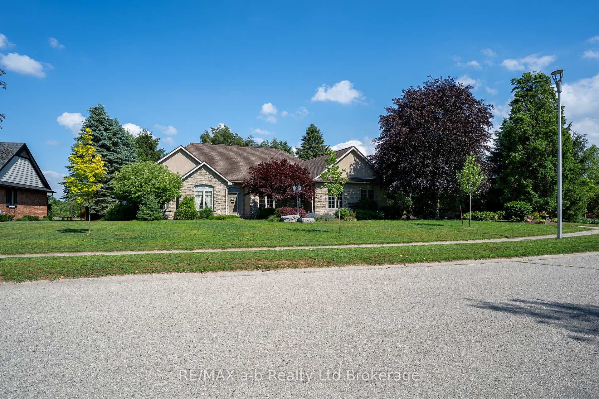 15 Otterview Drive photo 3