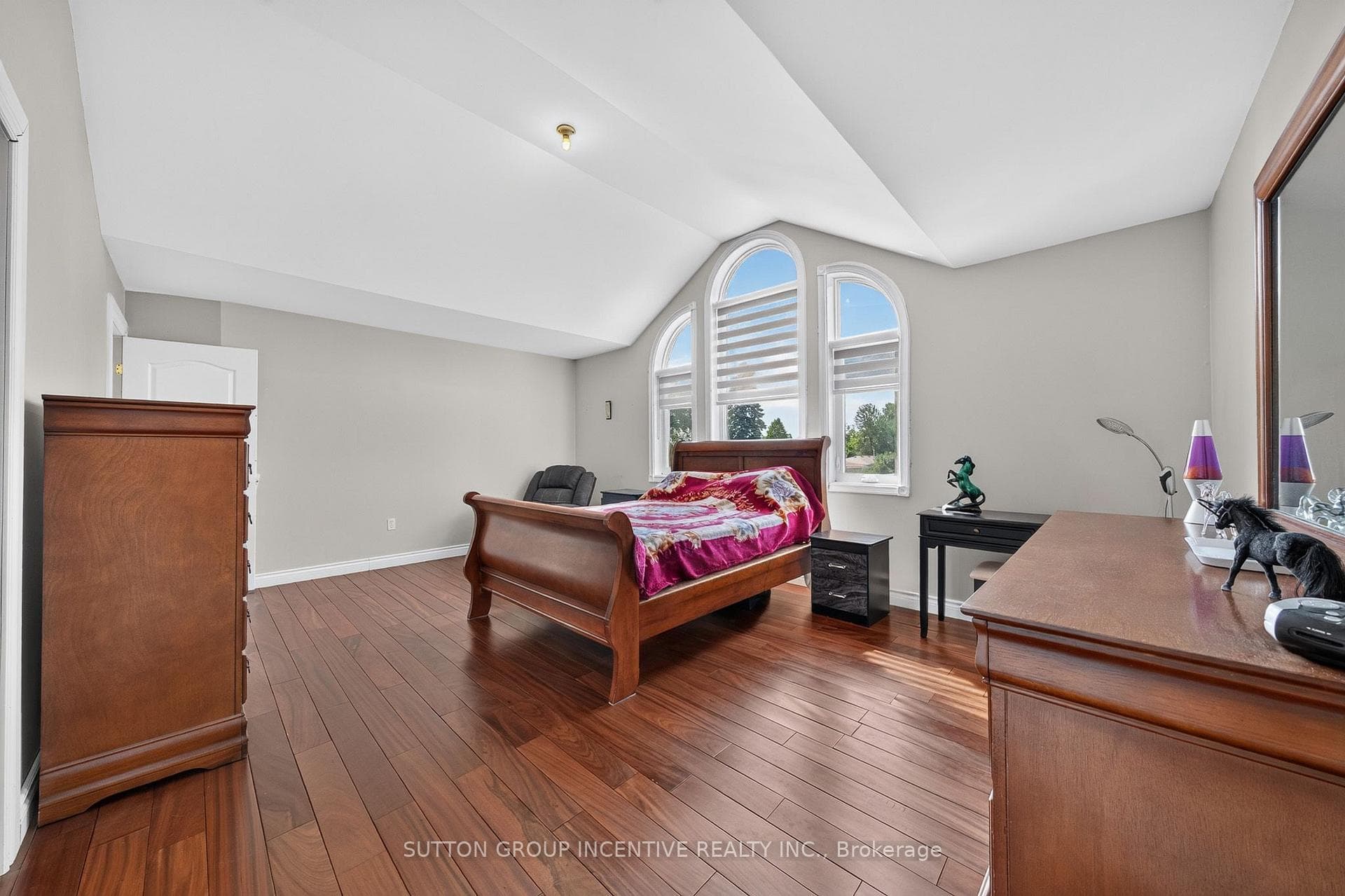 850 Leslie Drive photo 11