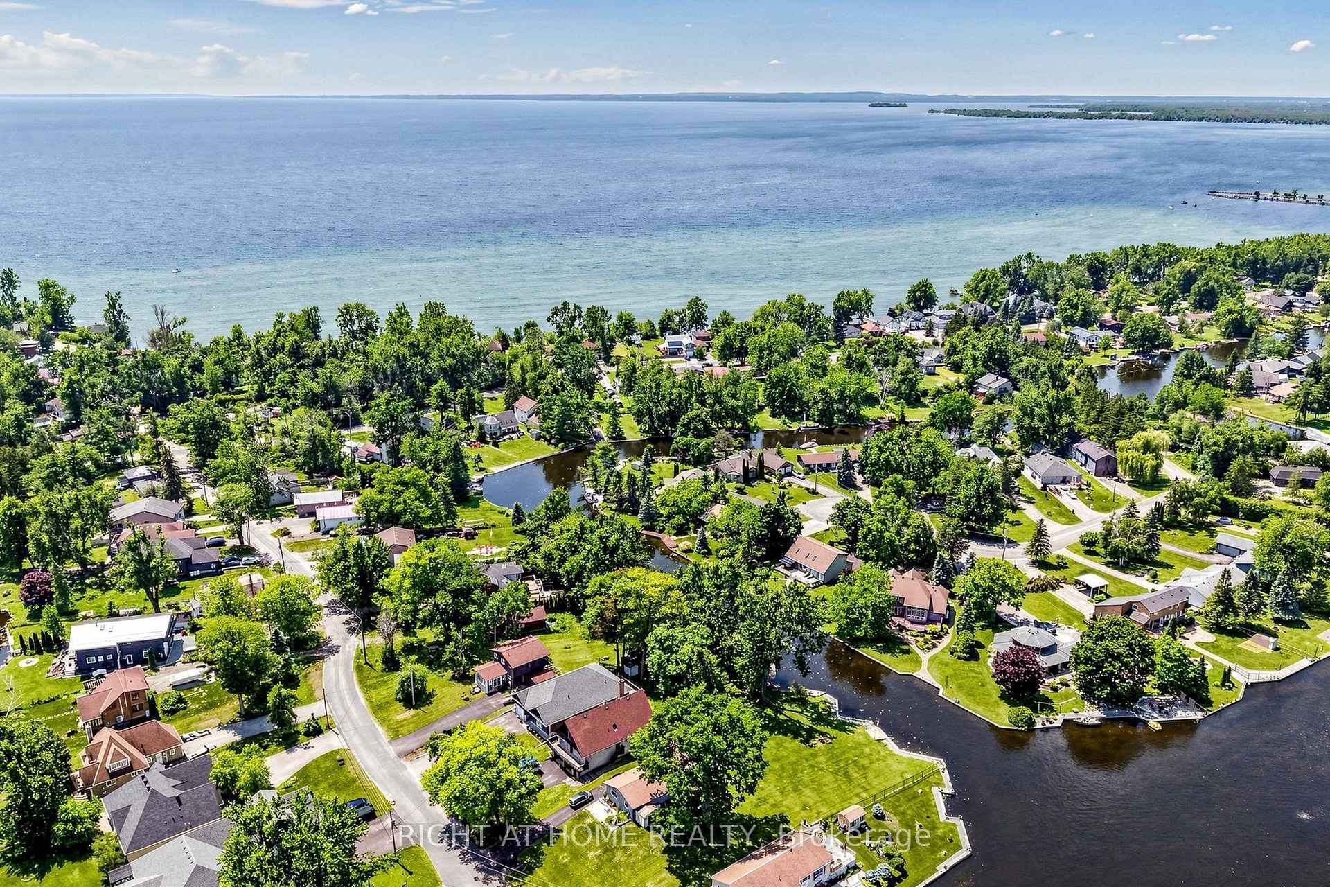 TUCKED BEHIND LAKE SIMCOE'S WESTERN SHORES