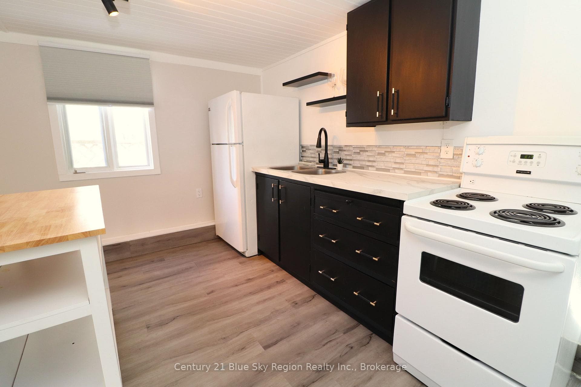 188 Lee Avenue photo 37