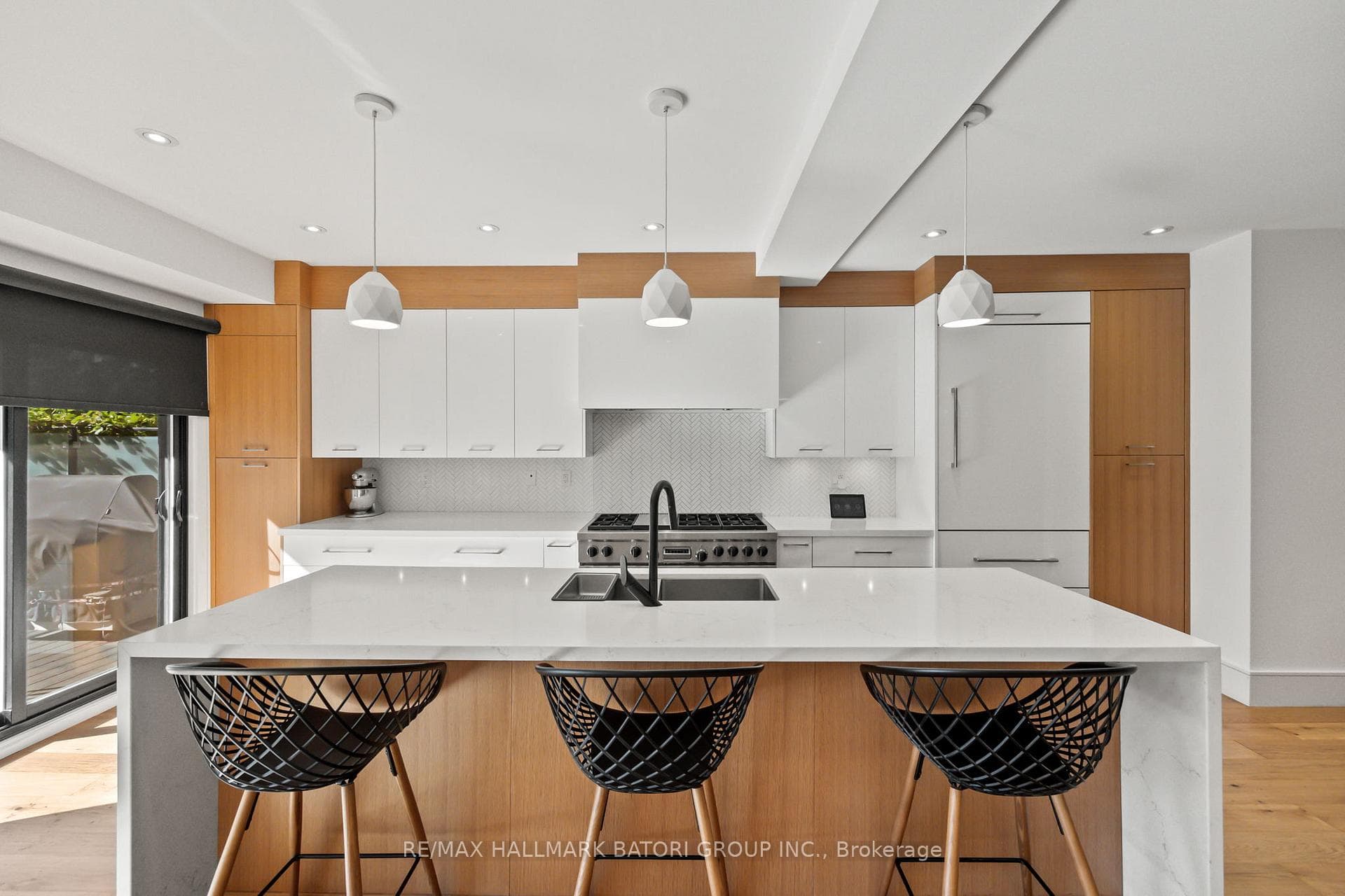 134 Edith Drive photo 7