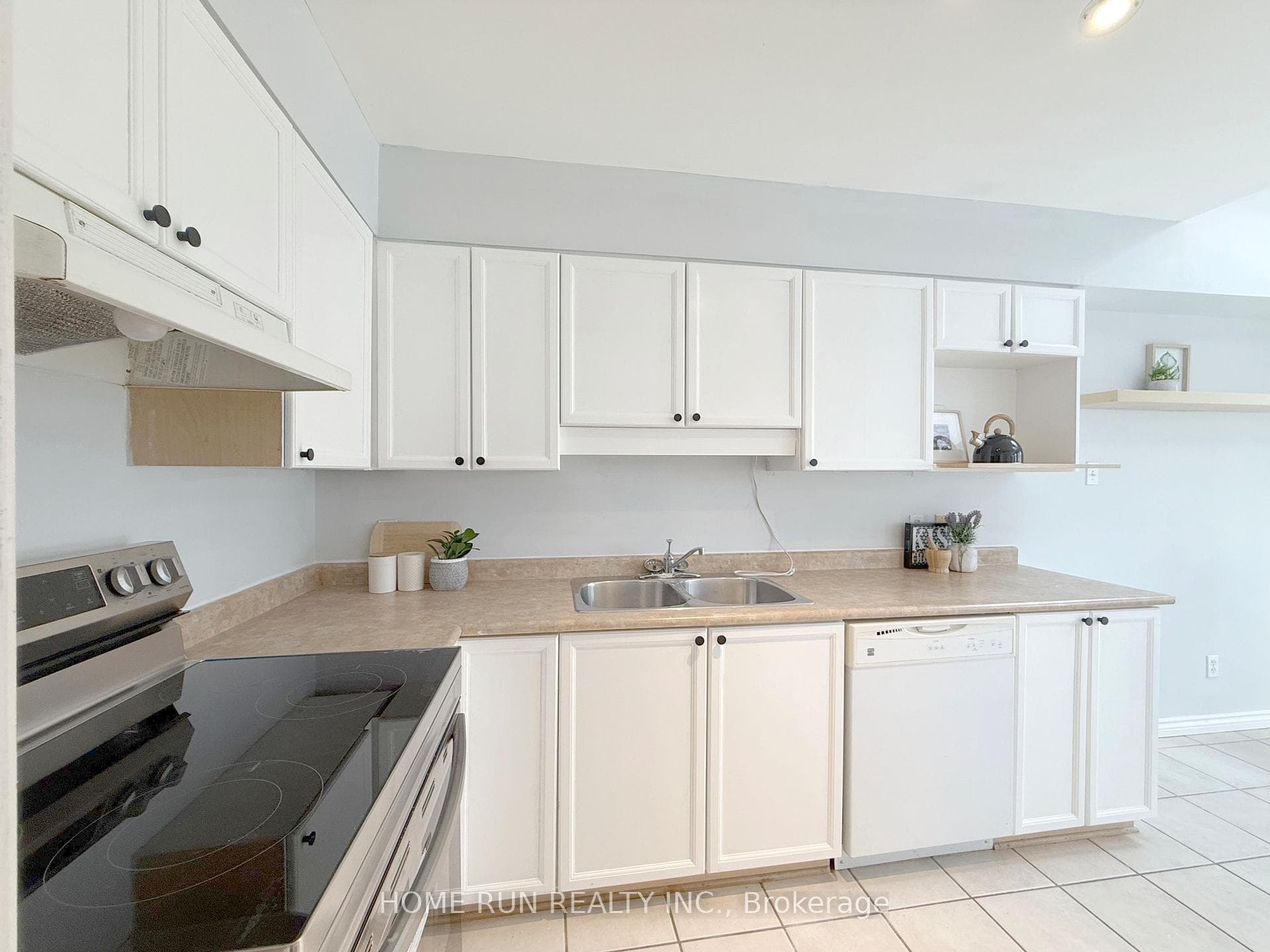 95 Hemlo Crescent photo 15