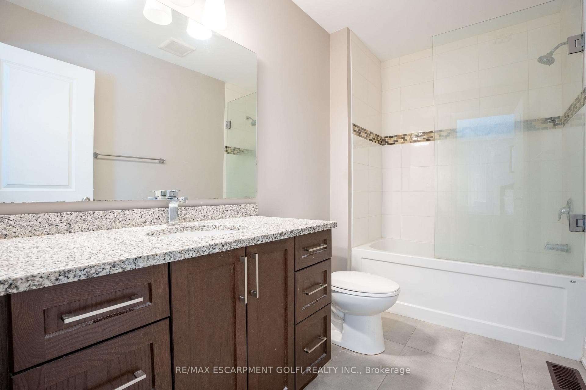 7231 LIONSHEAD Avenue Unit 30 photo 30