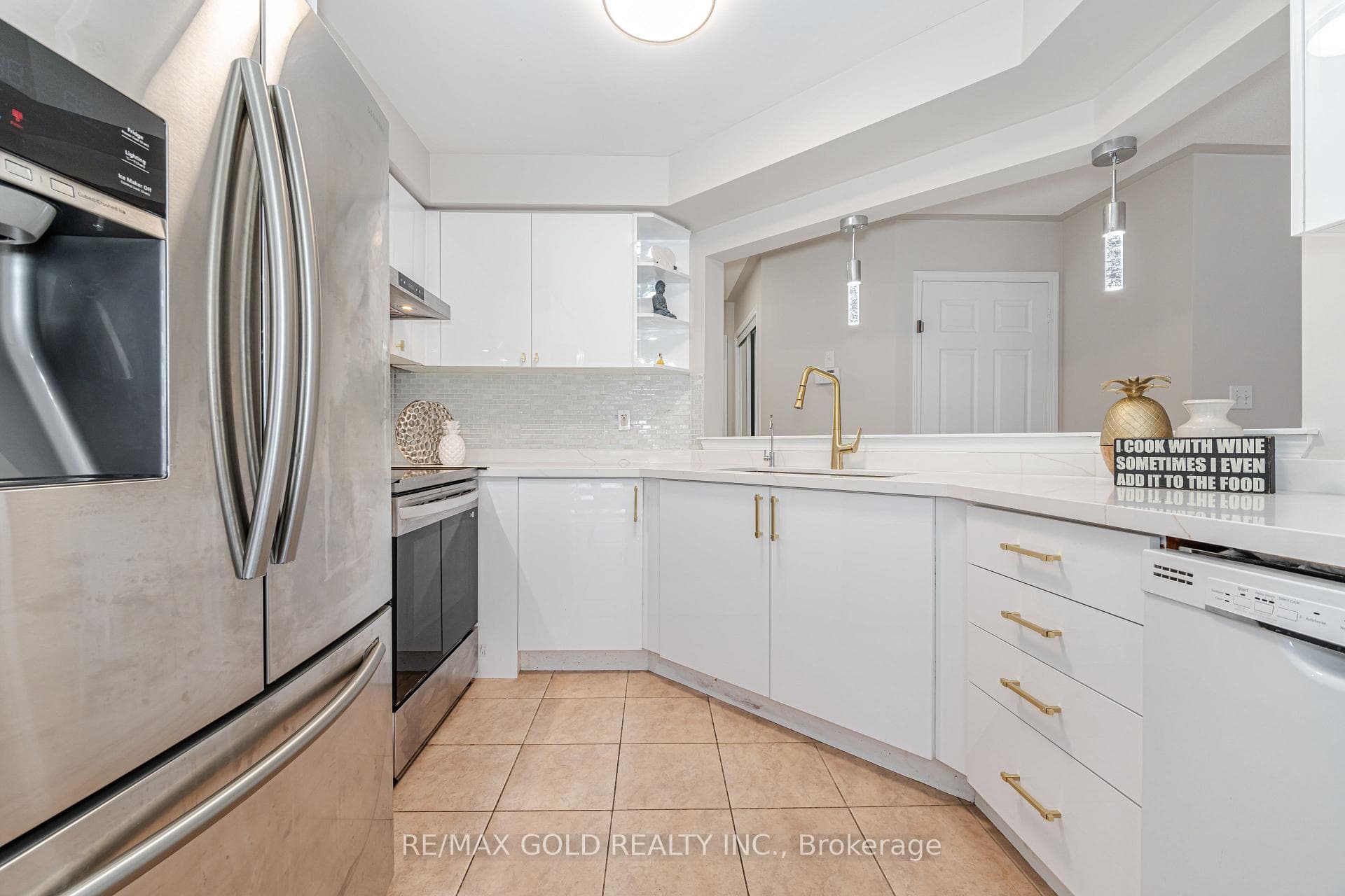16 Frontenac Crescent photo 15