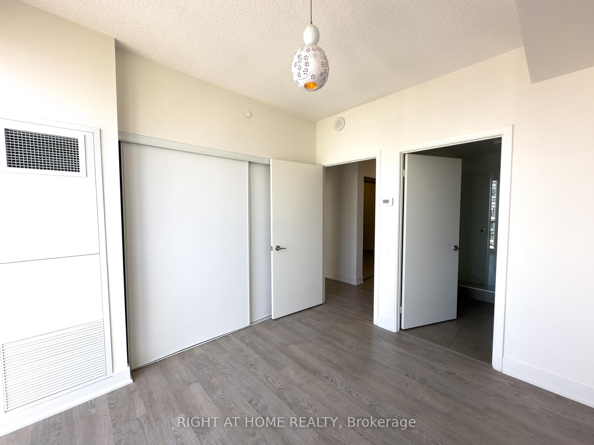 30 Roehampton Avenue Unit 3208 photo 8