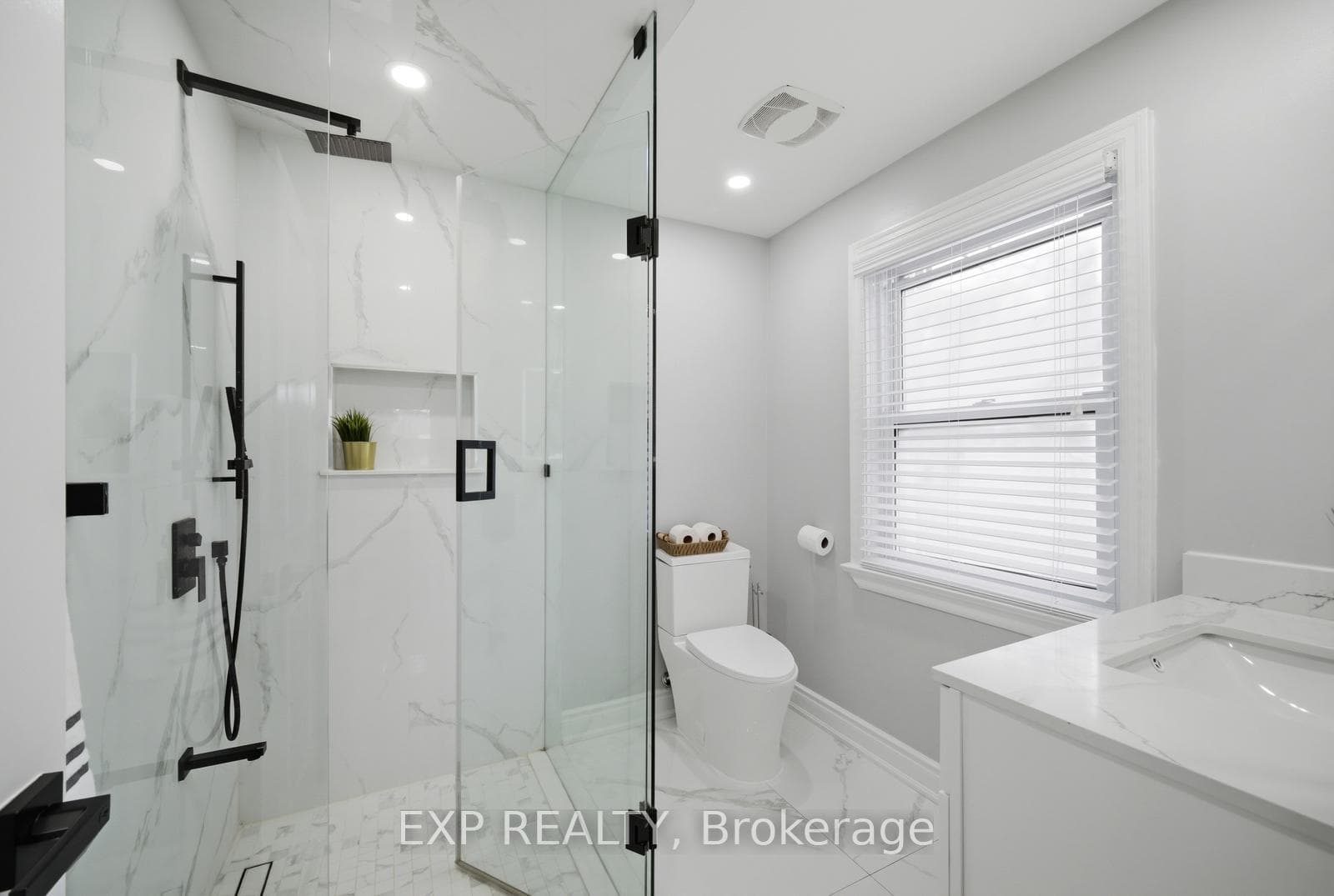 355 Culford Road photo 11