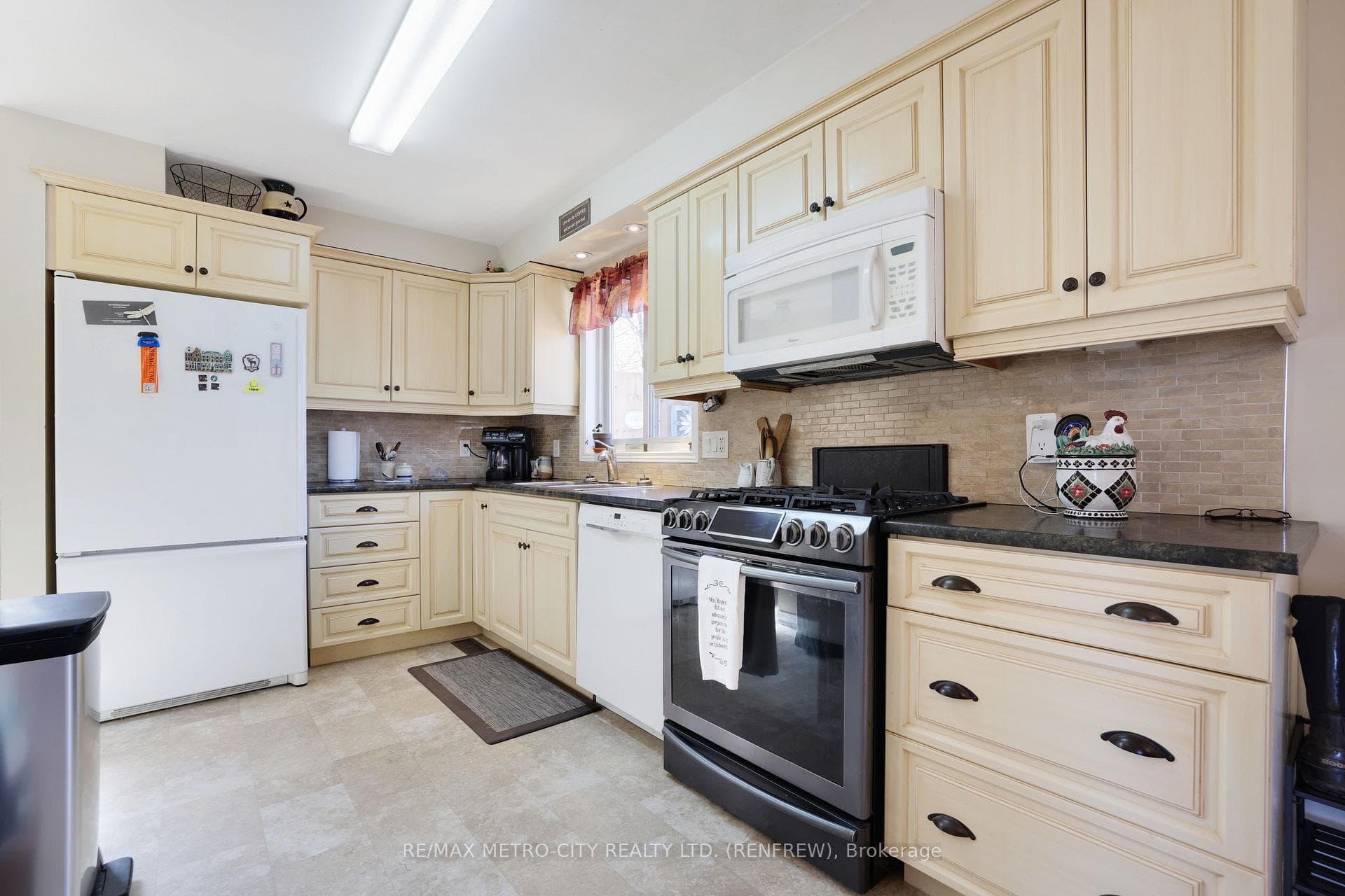 1513B Whelan Road photo 15