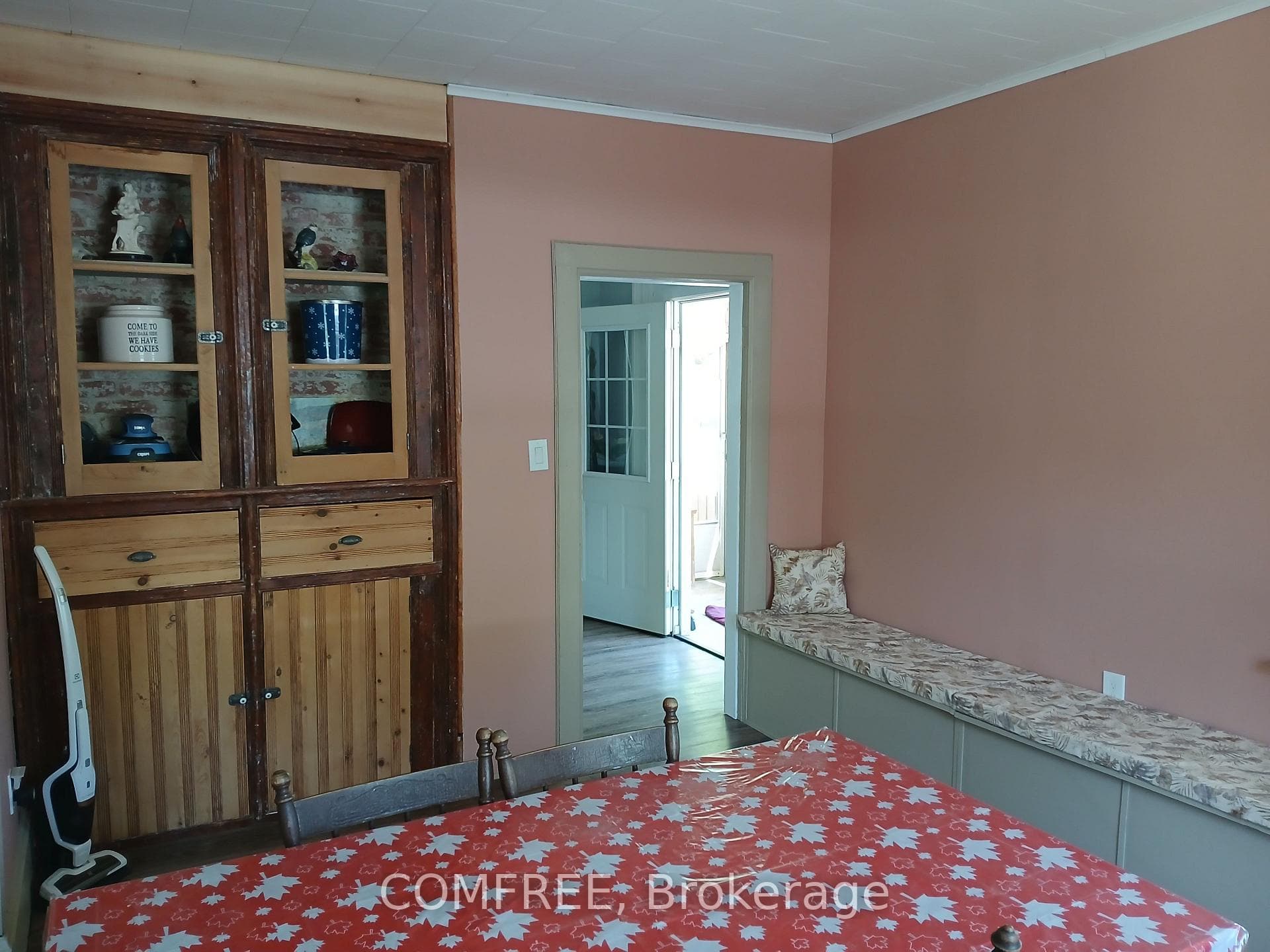 2 Miller Street photo 6