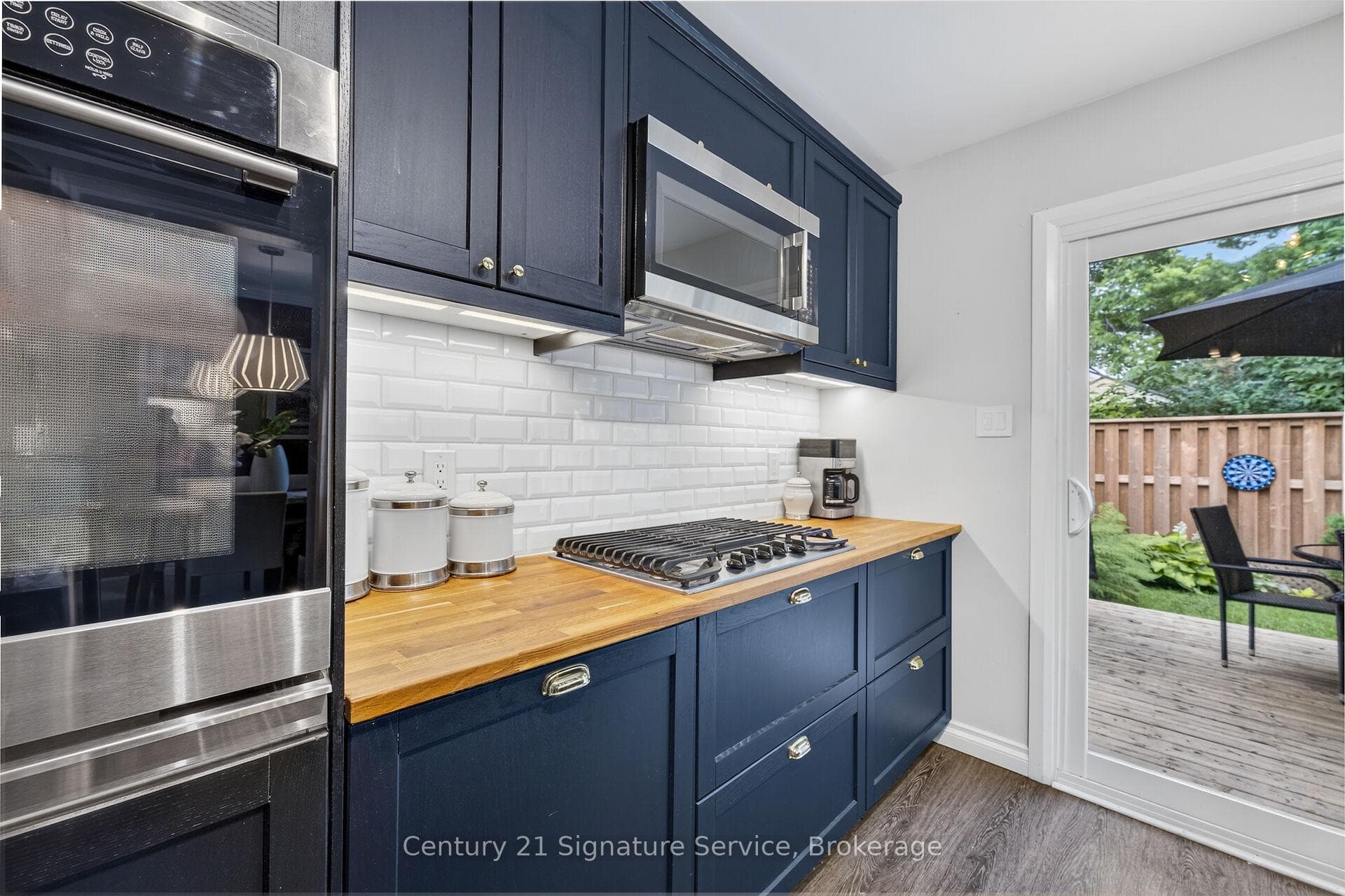 5183 Banting Court photo 25