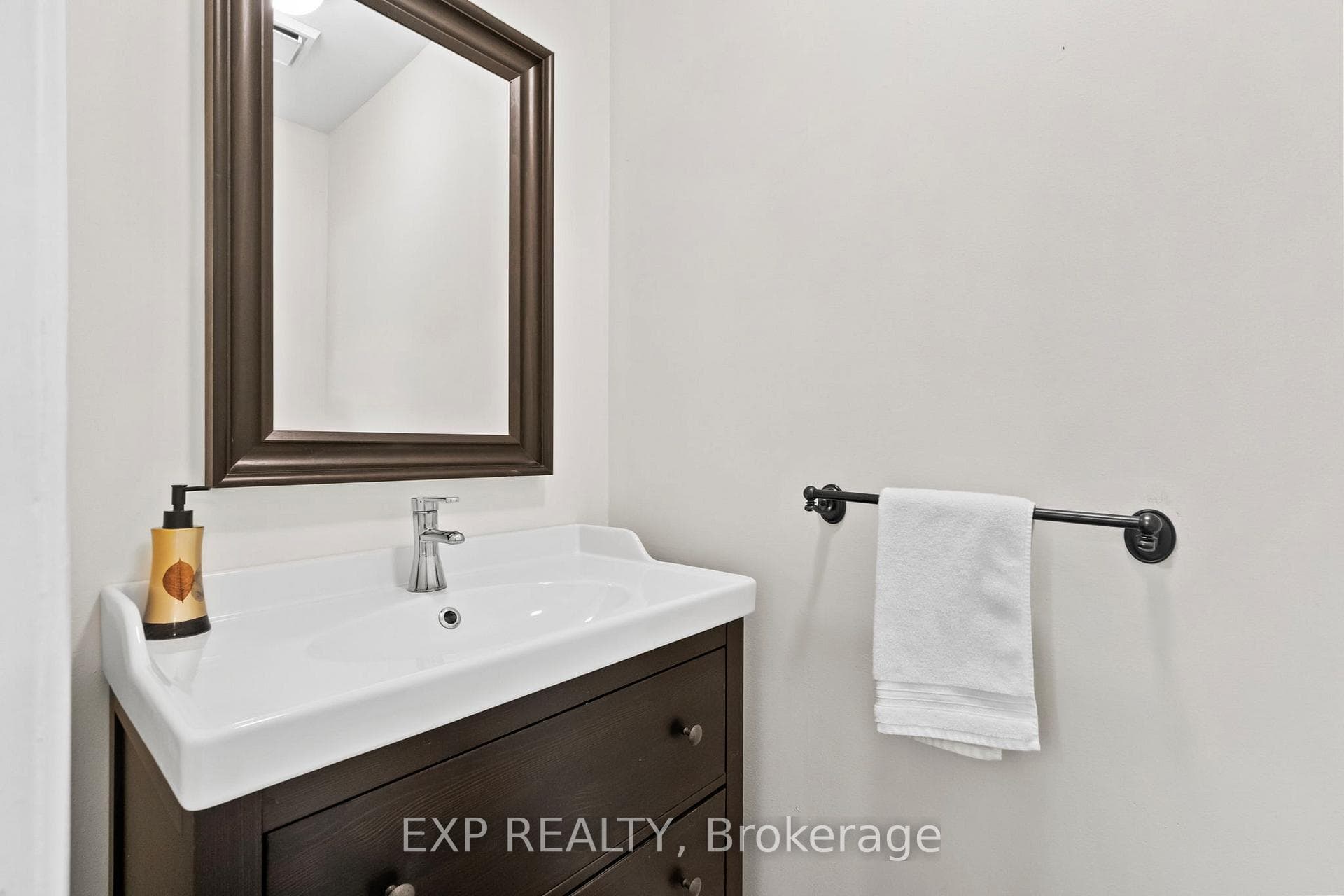 25 Lilac Avenue photo 7
