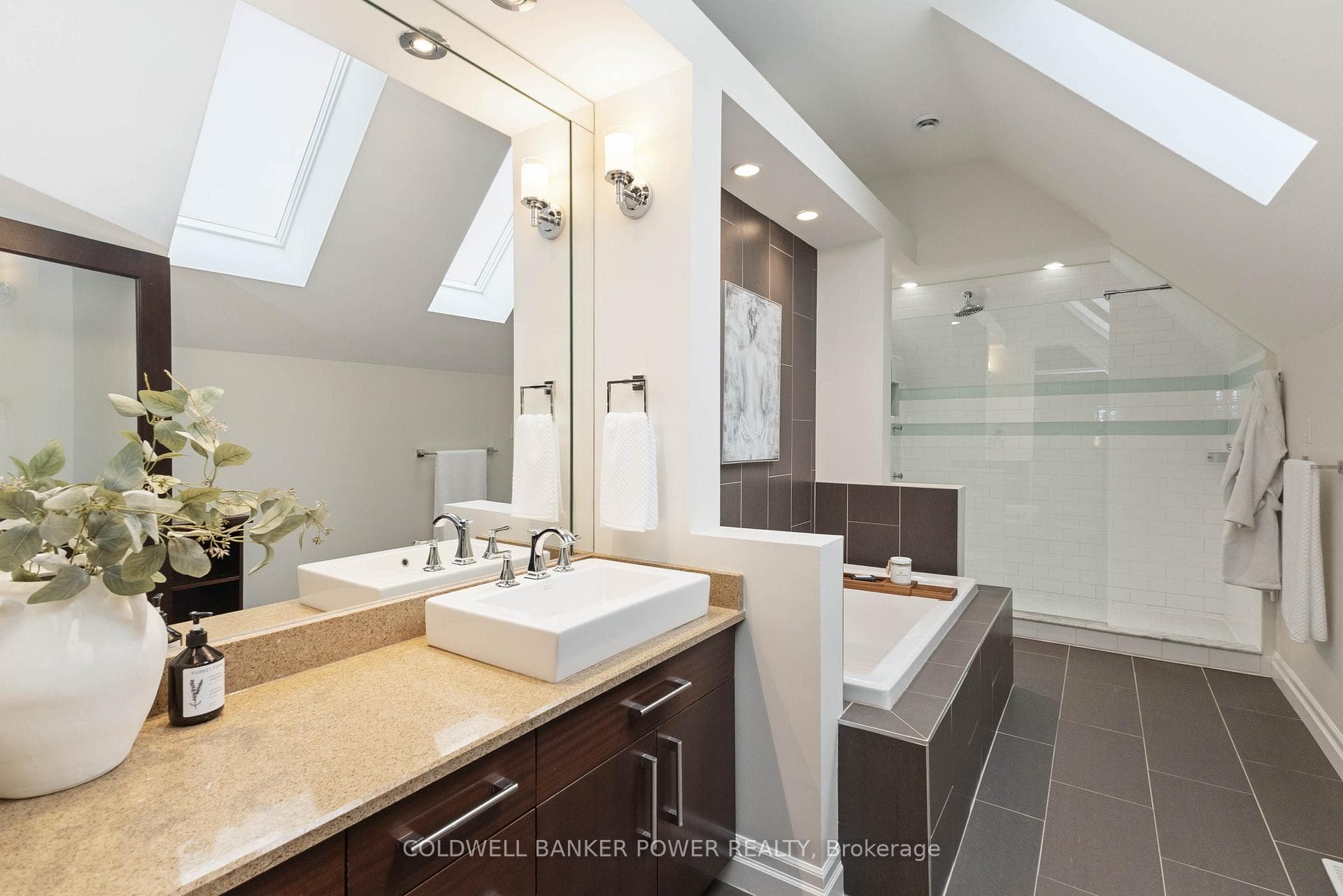 1376 Shore Road photo 31