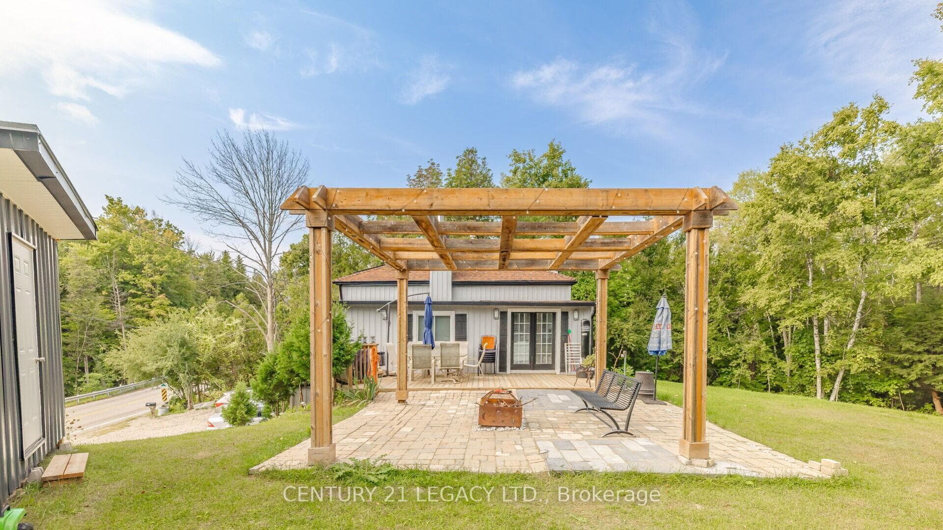 2842 Forks Of The Credit Road photo 38