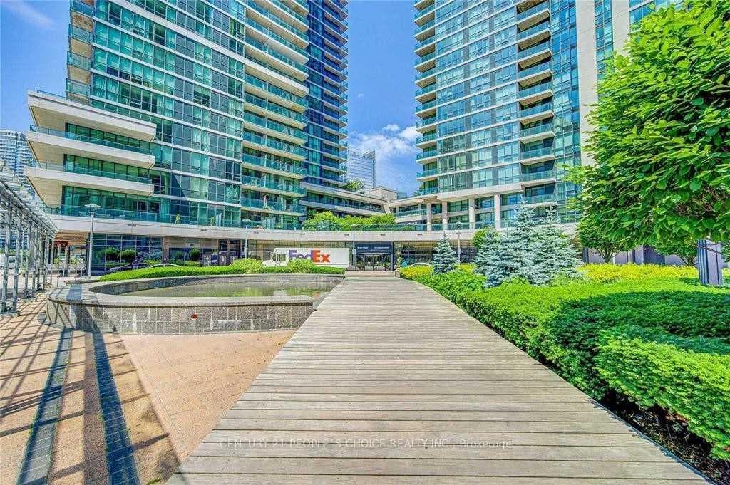 33 Bay Street Unit 1403 photo 1