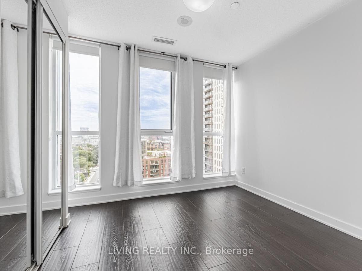 170 Sumach Street Unit 1402 photo 13