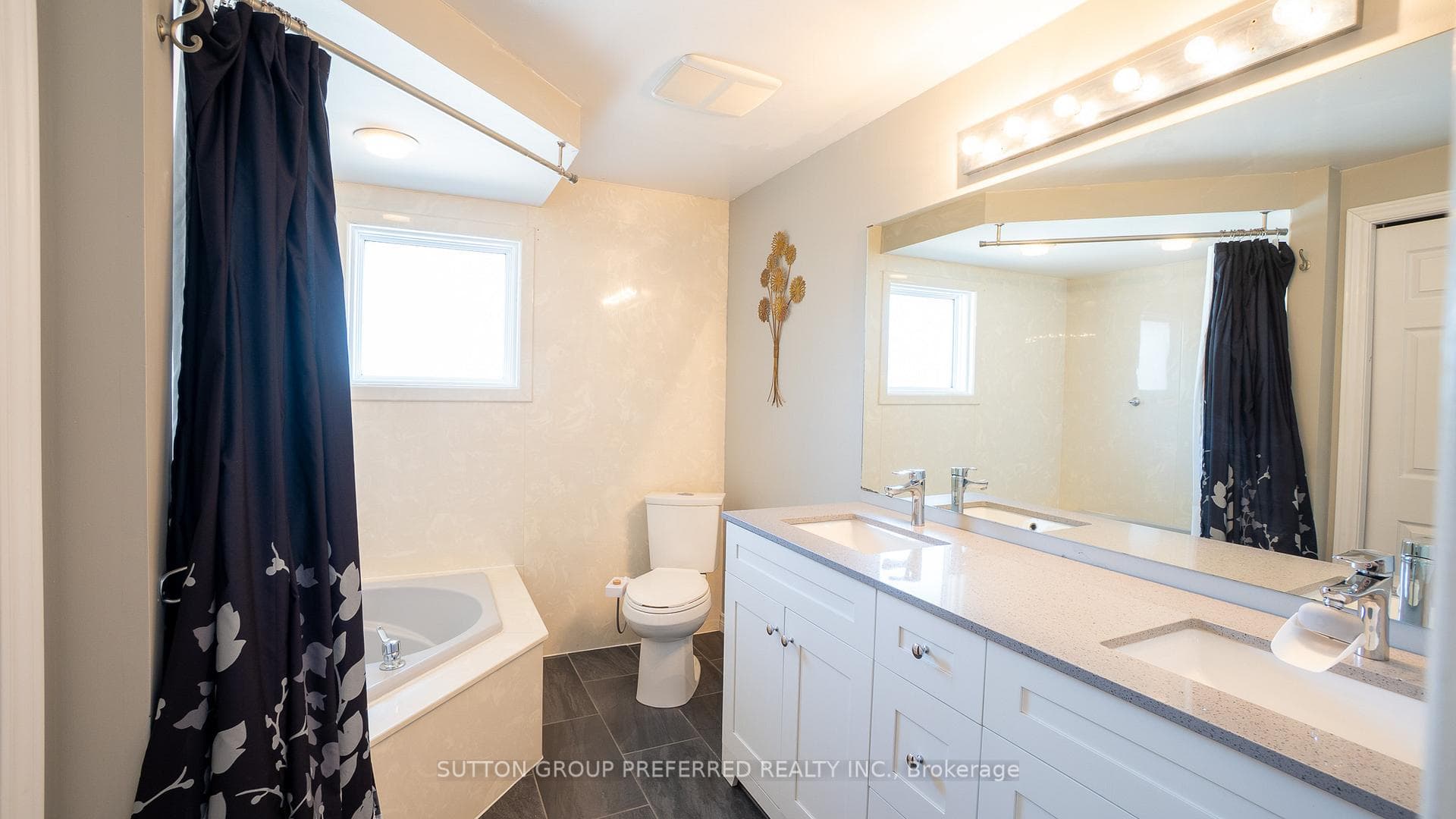 198 Portsmouth Court photo 11