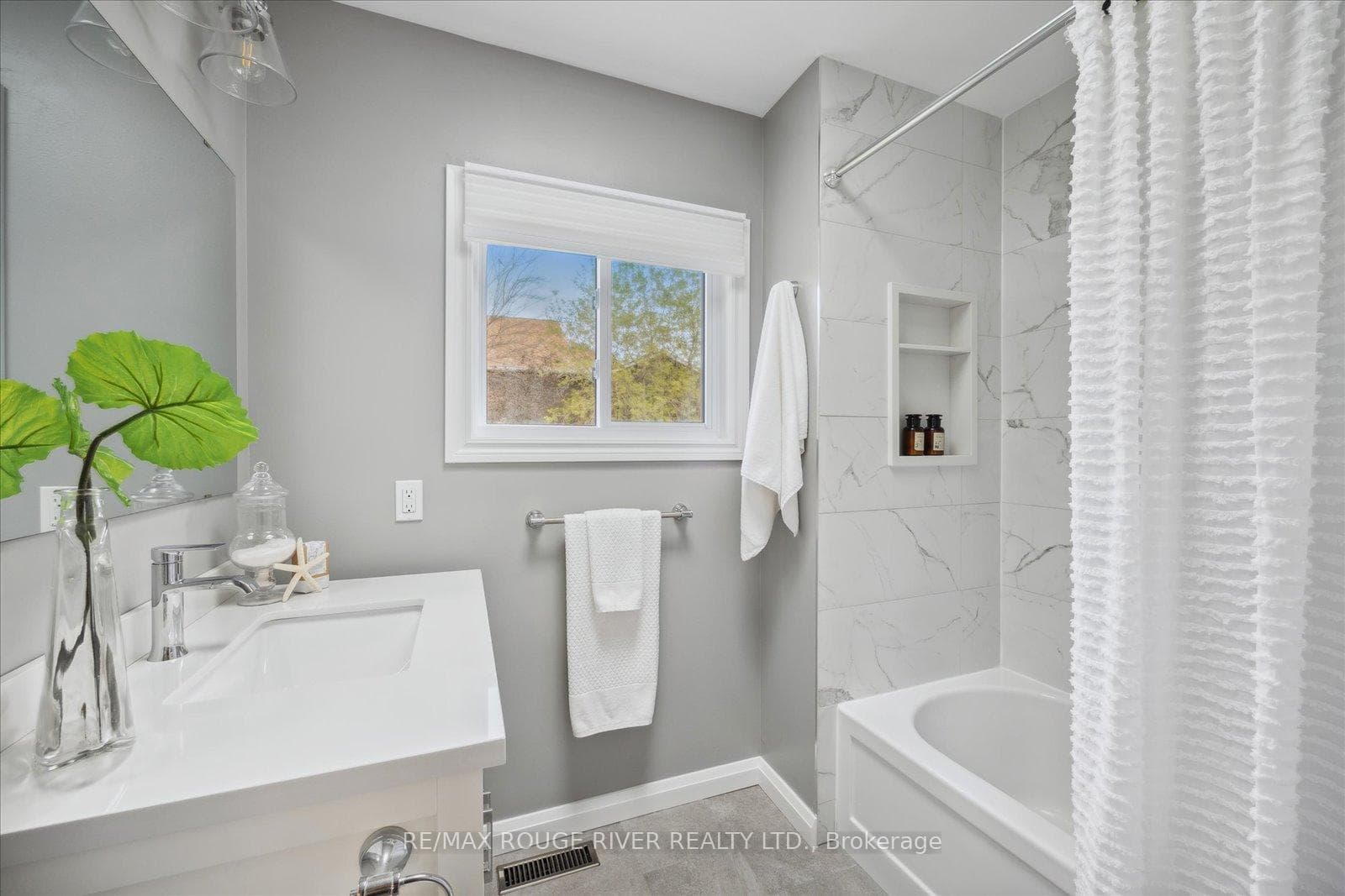 825 Douglas Avenue photo 21