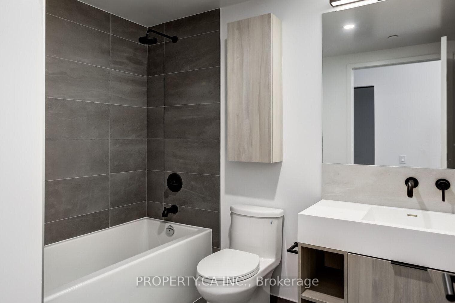 108 Peter Street Unit 506 photo 6