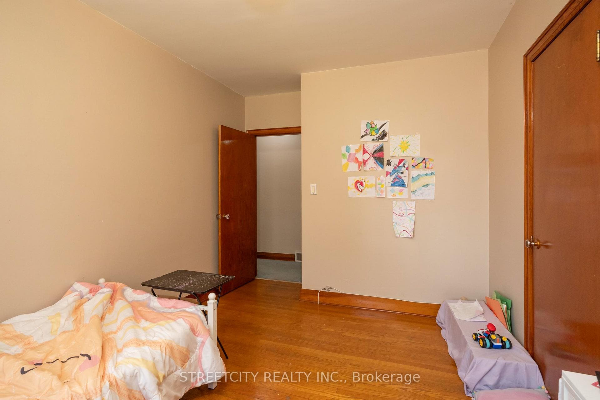 530 Hyde Park Avenue photo 28