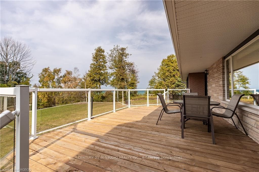 front deck has great view