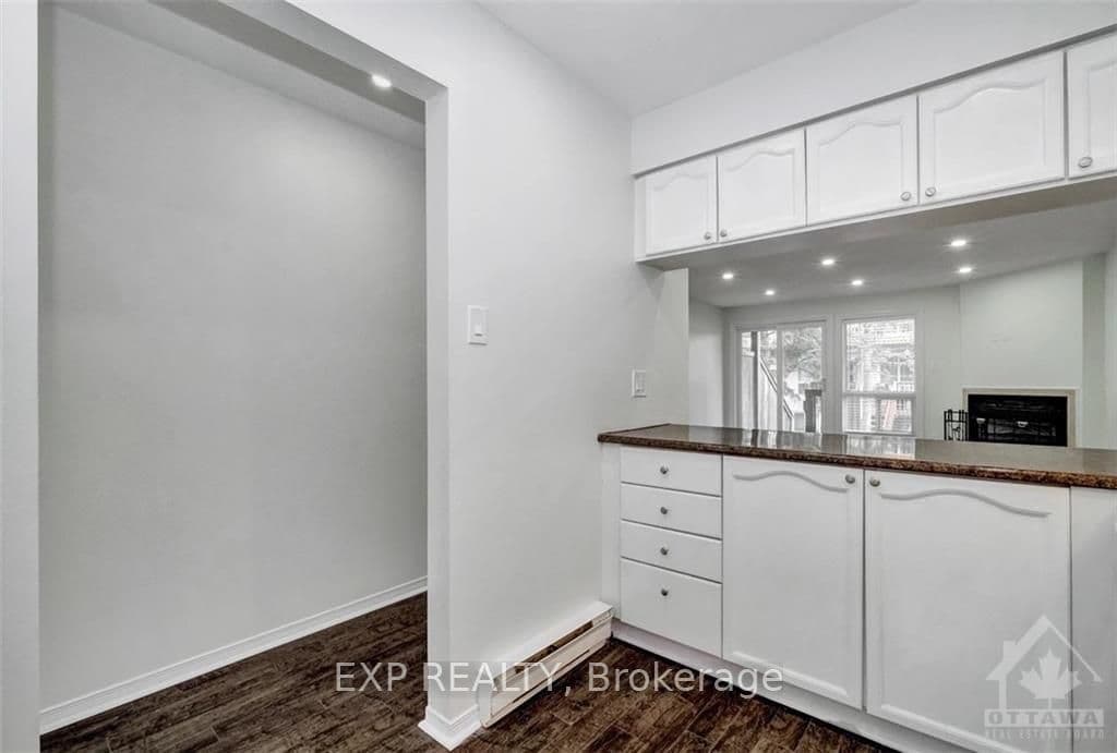 179 BRISTON photo 12