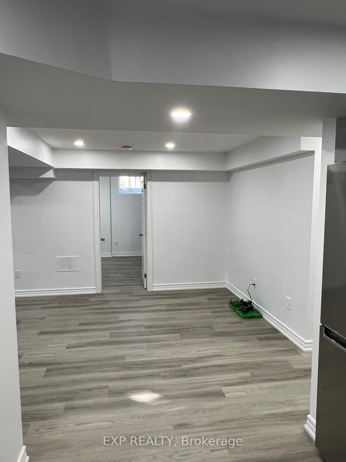 1377 Winterbourne Drive Unit Lower photo 13