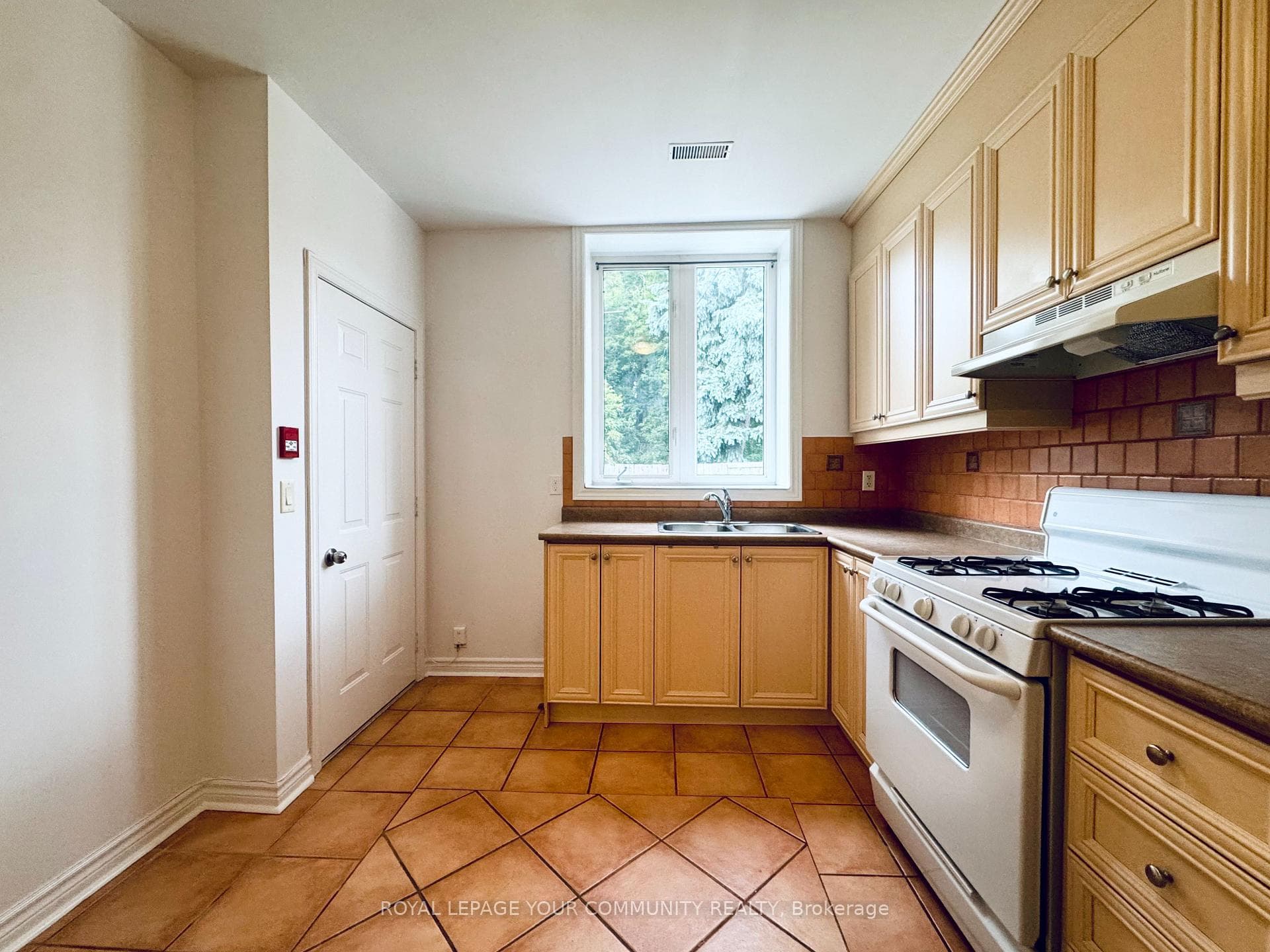 2417 Dundas Street Unit G1 photo 3