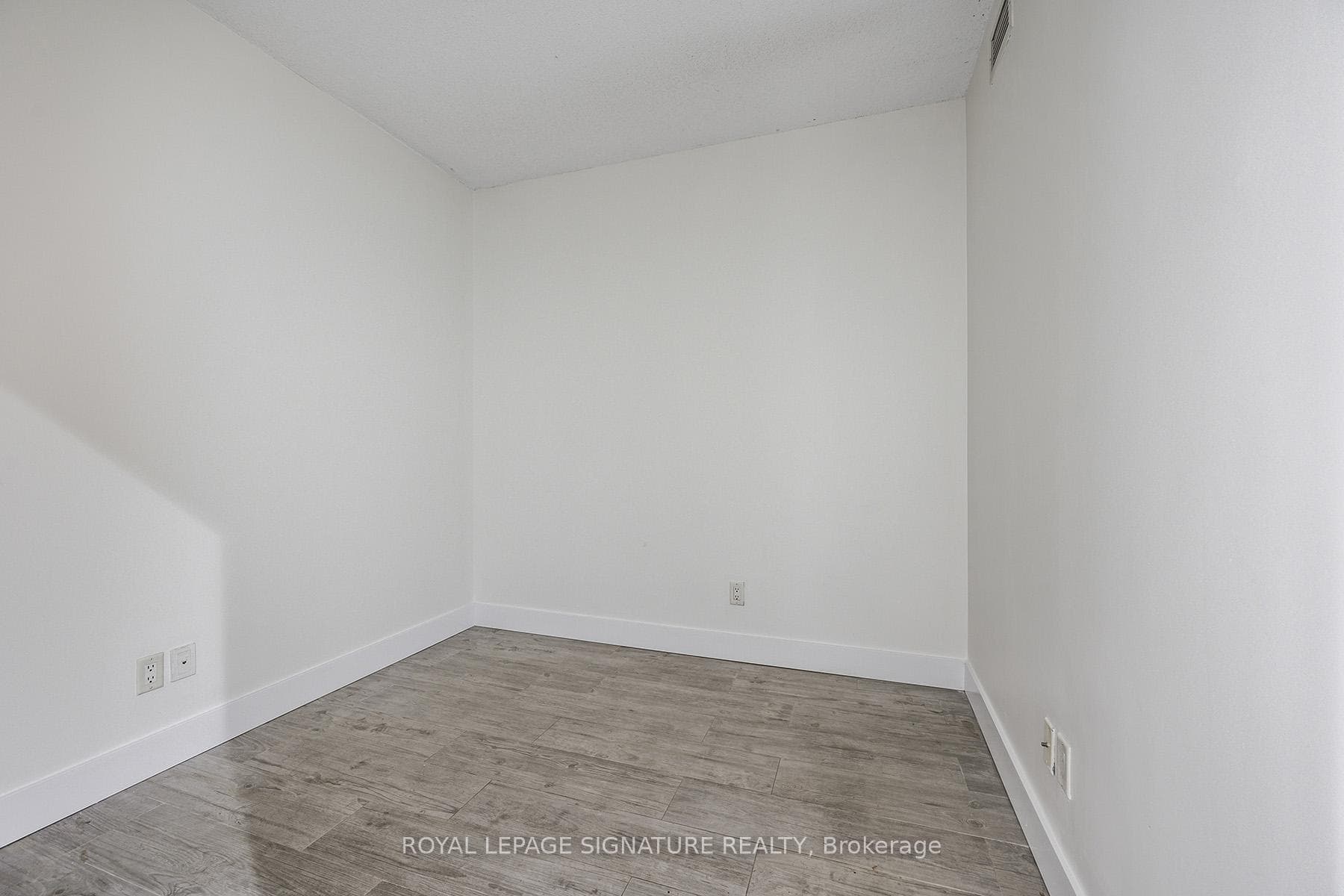 218 Queens Quay N/A Unit 2303 photo 23