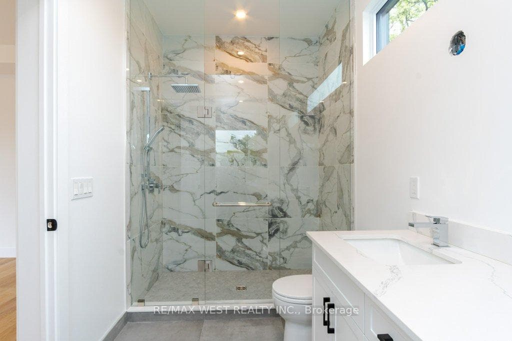 63 Lonborough Avenue Unit Upper photo 20