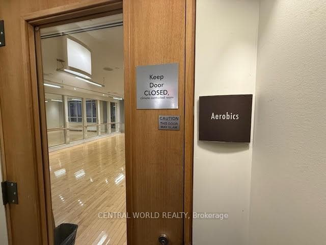 2191 Yonge Street Unit 2109 photo 15