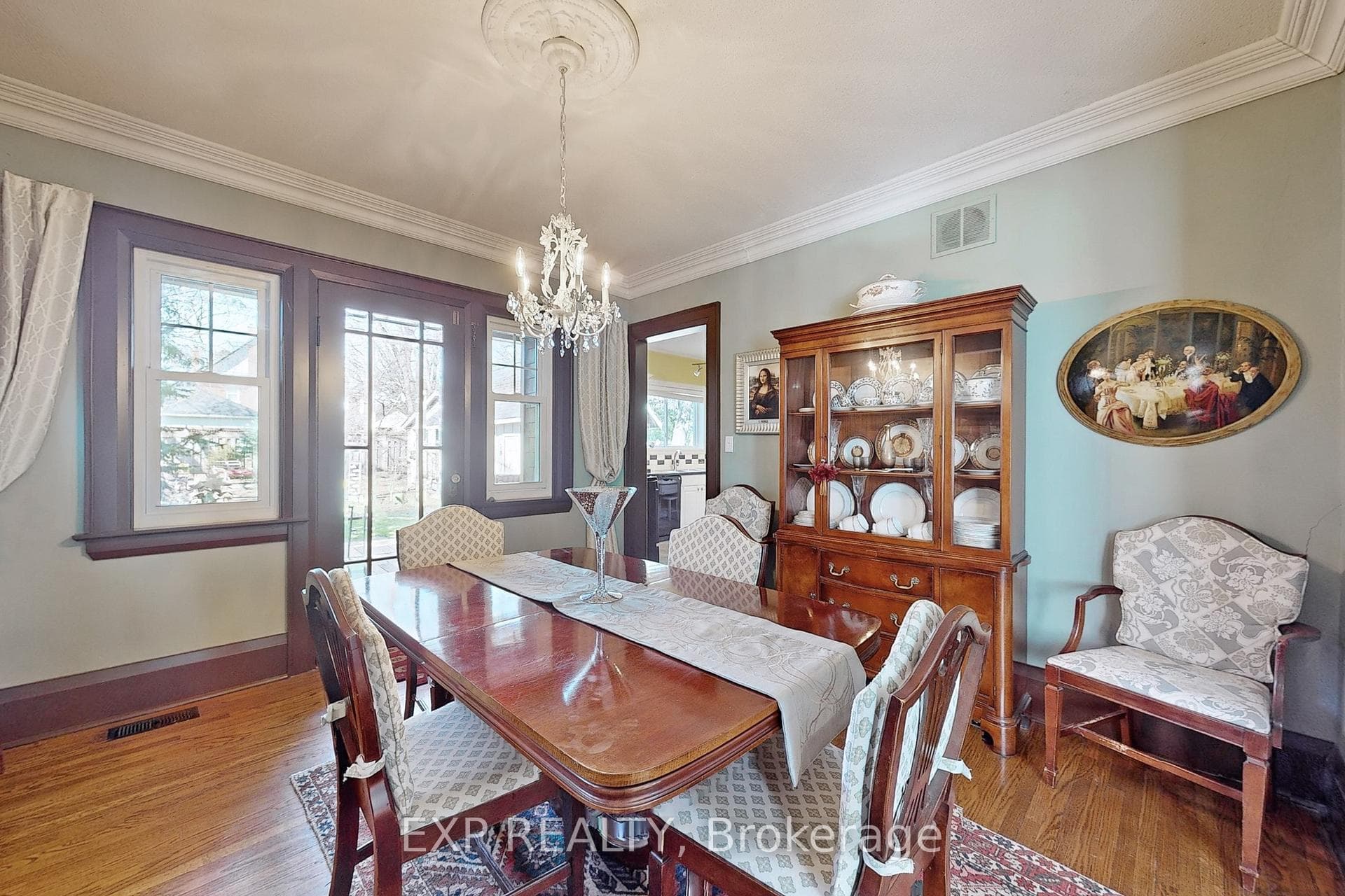 398 Mary Street photo 8