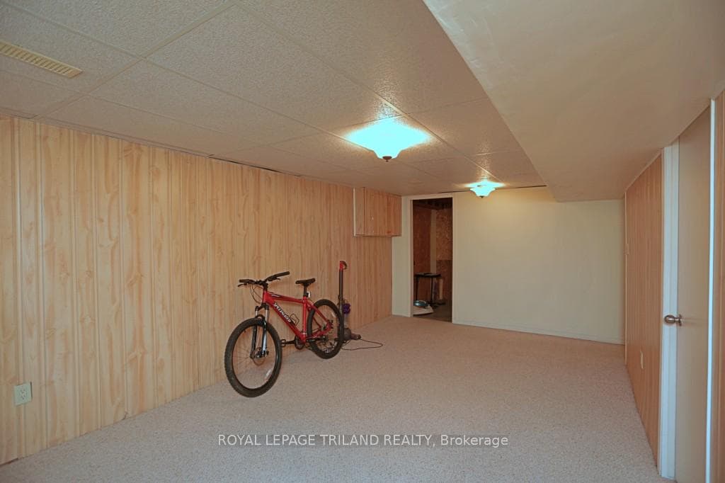 89 Renny Crescent photo 20