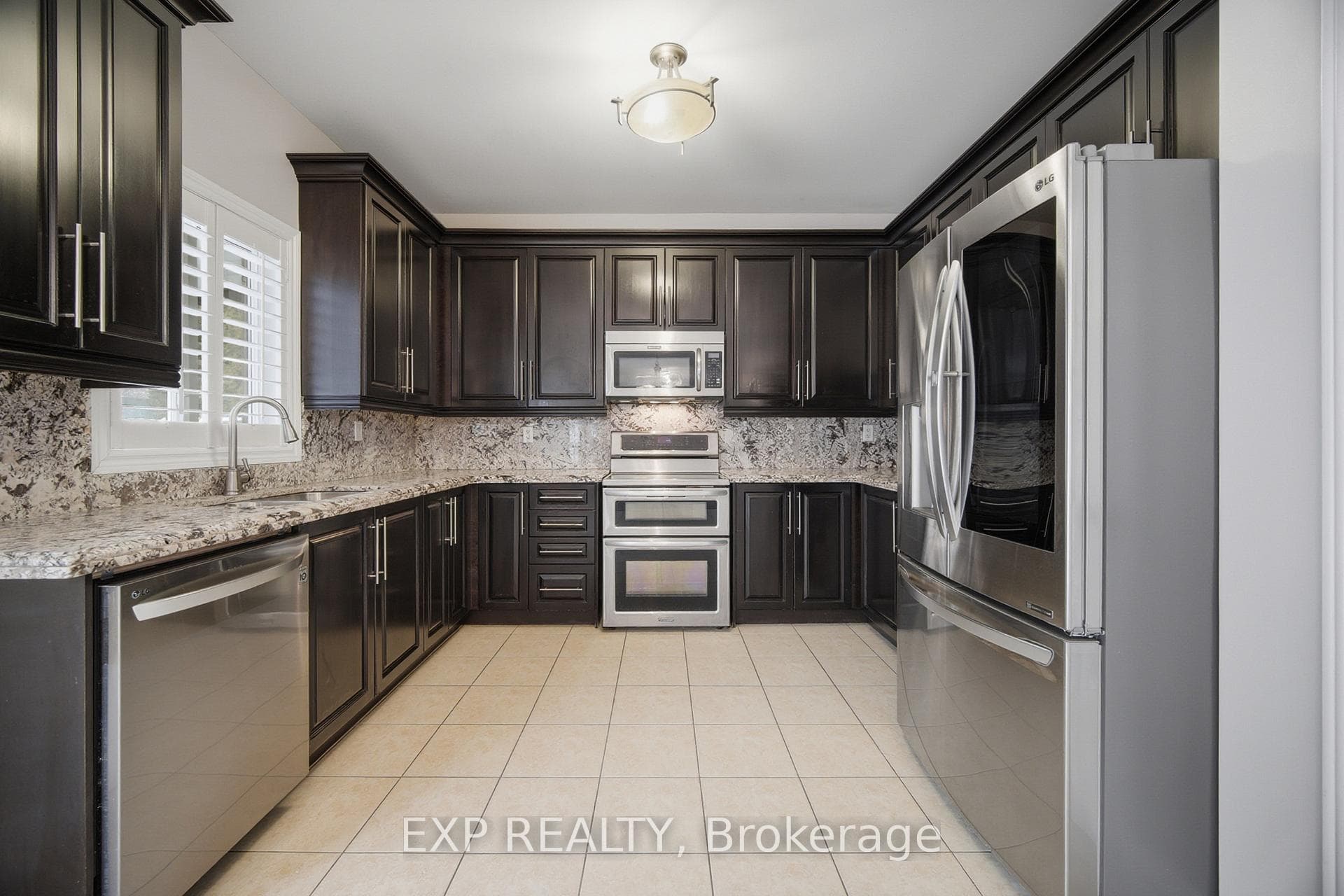 94 Kingsview Drive photo 16