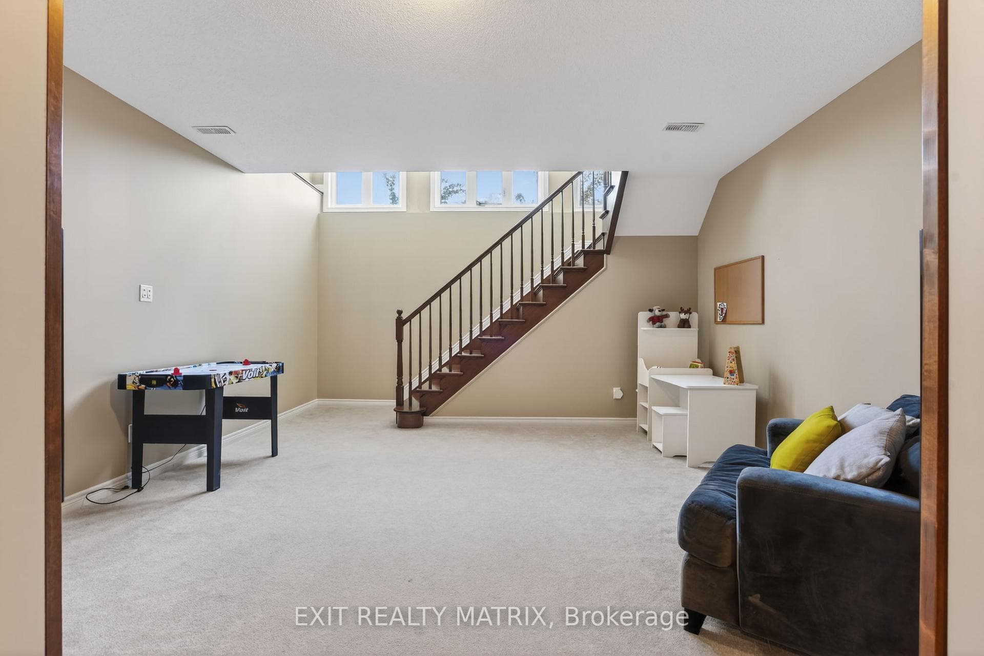 1525 Rangeland Avenue photo 30