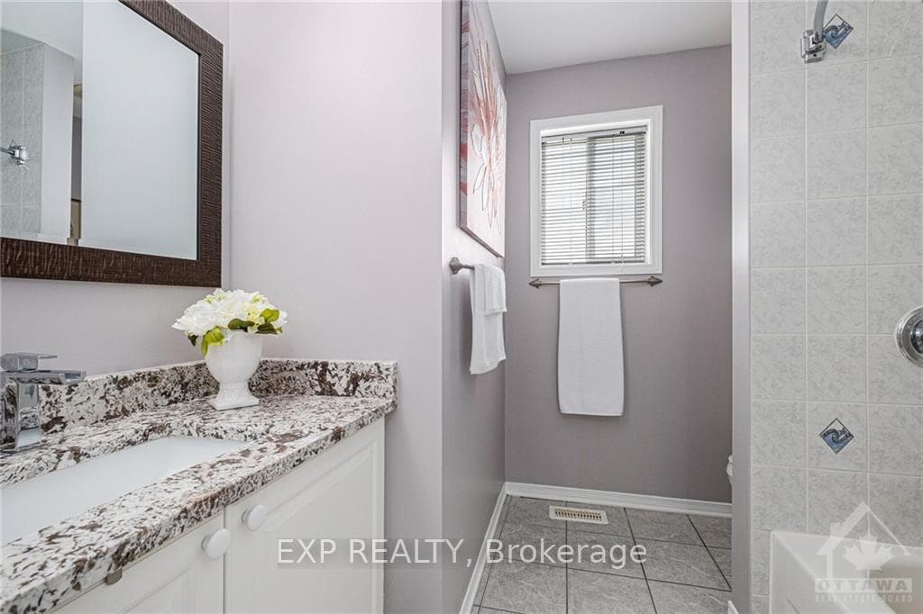 1876 SUNLAND Drive photo 18