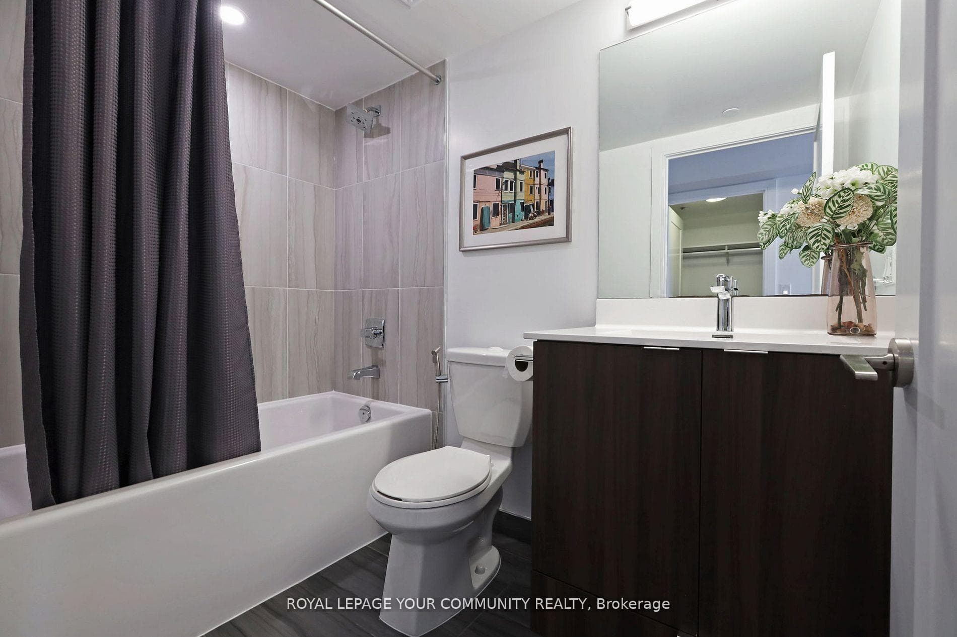 225 Village Green Square Unit 607 photo 29