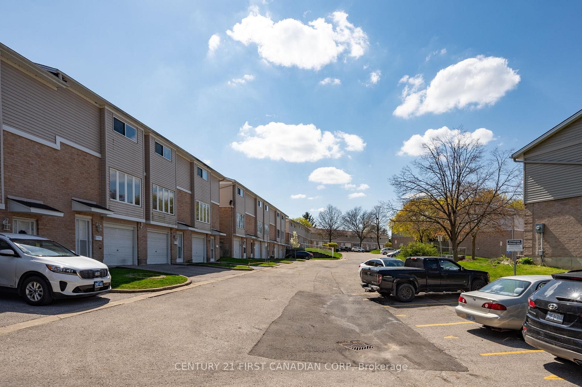 320 Westminster Avenue Unit 74 photo 4
